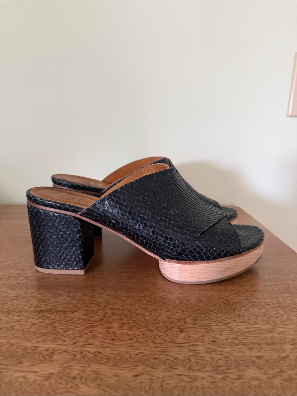 $395 Coclico Richie Black Snakeskin Mules US Size 9